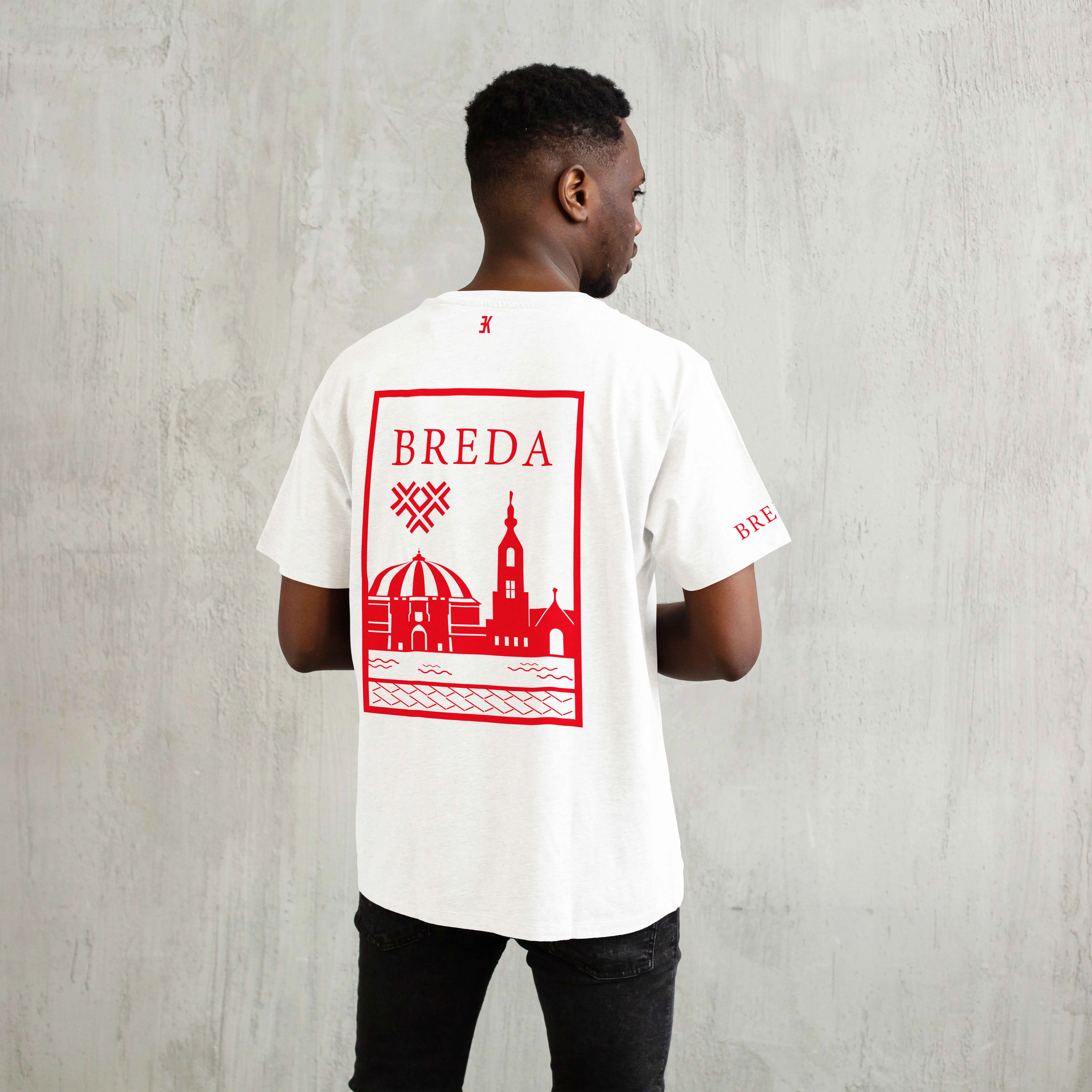 Breda Shirt - Breda t shirt wit model vlak rood 2 - Breda Shirt (6)