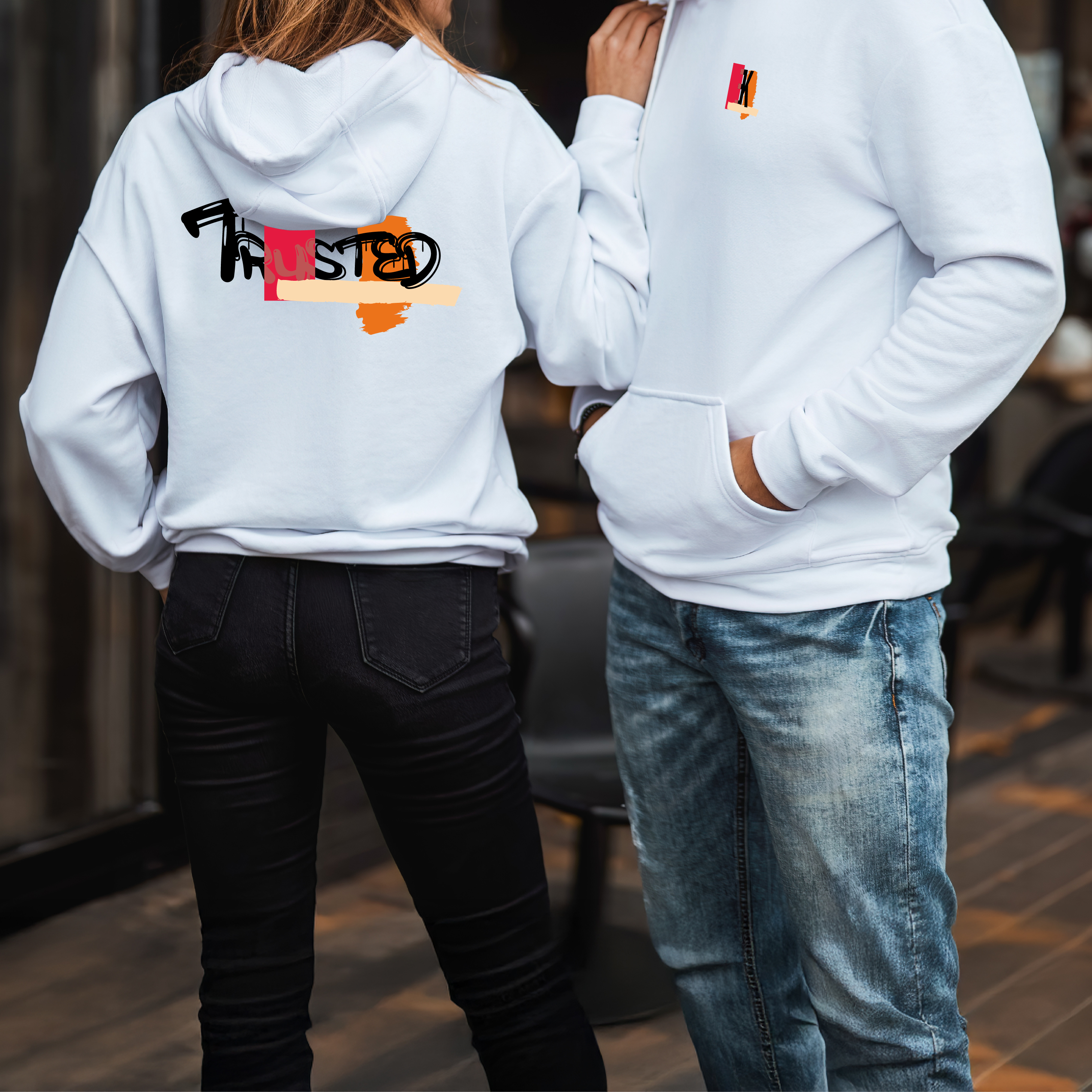 TRUSTED - Hoodie - Hoodie wit model trusted 2 - TRUSTED - Hoodie (3)