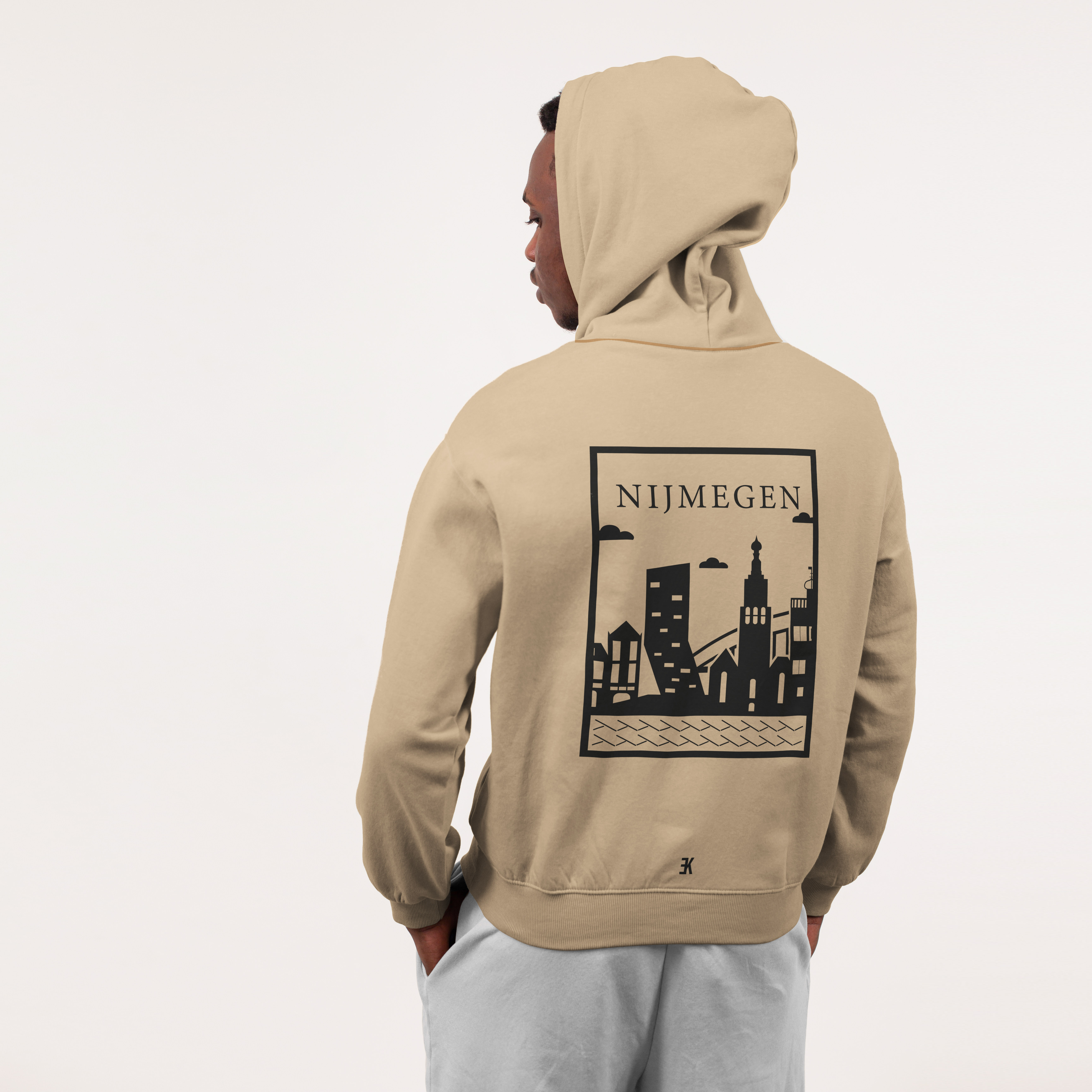 Nijmegen Hoodie - Nijmegen hoodie model beige vlak 2 - Nijmegen Hoodie (beige)