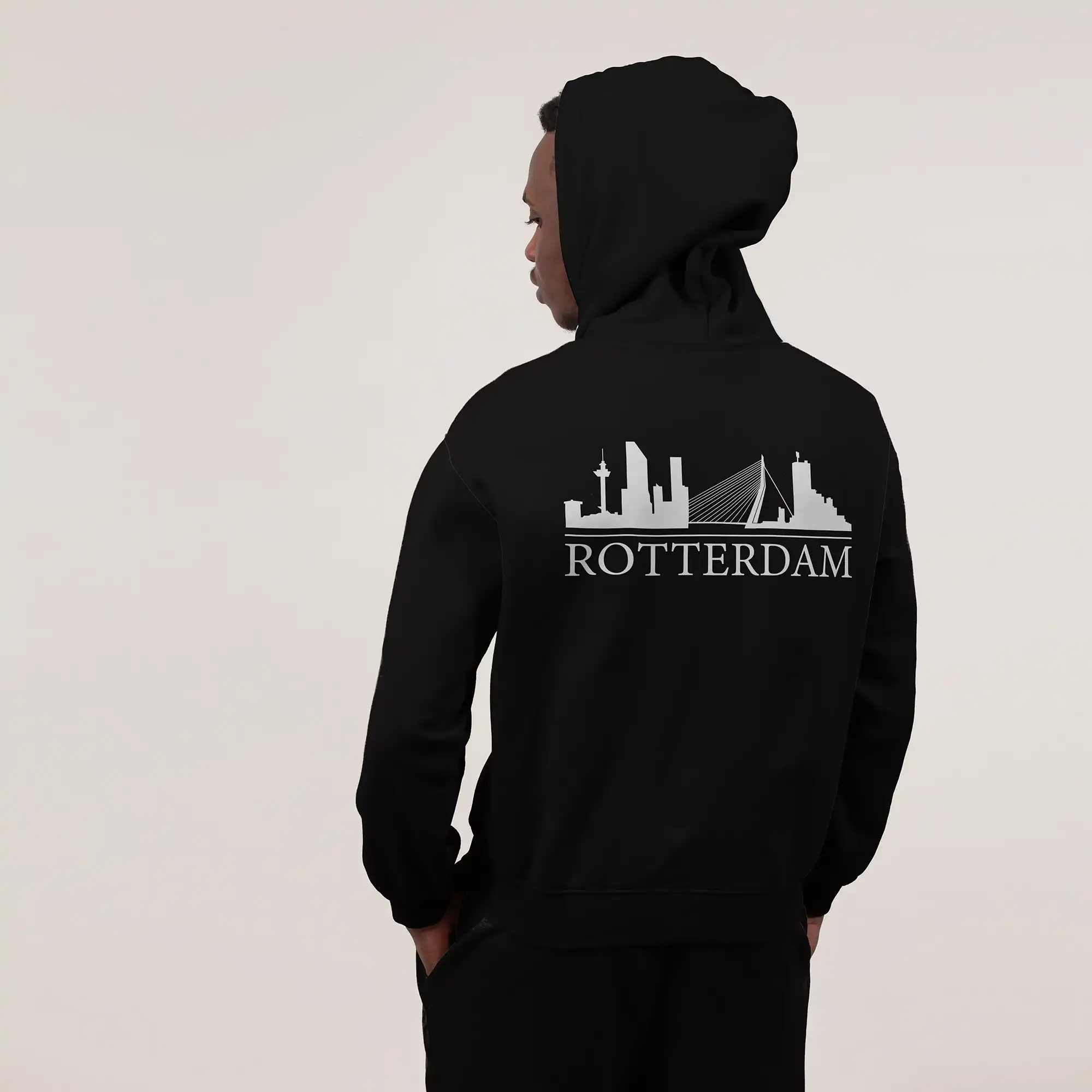 Skyline Rotterdam Hoodie - Rttrdm model hoodie skyline wit 2 - Skyline Rotterdam Hoodie  (19786)