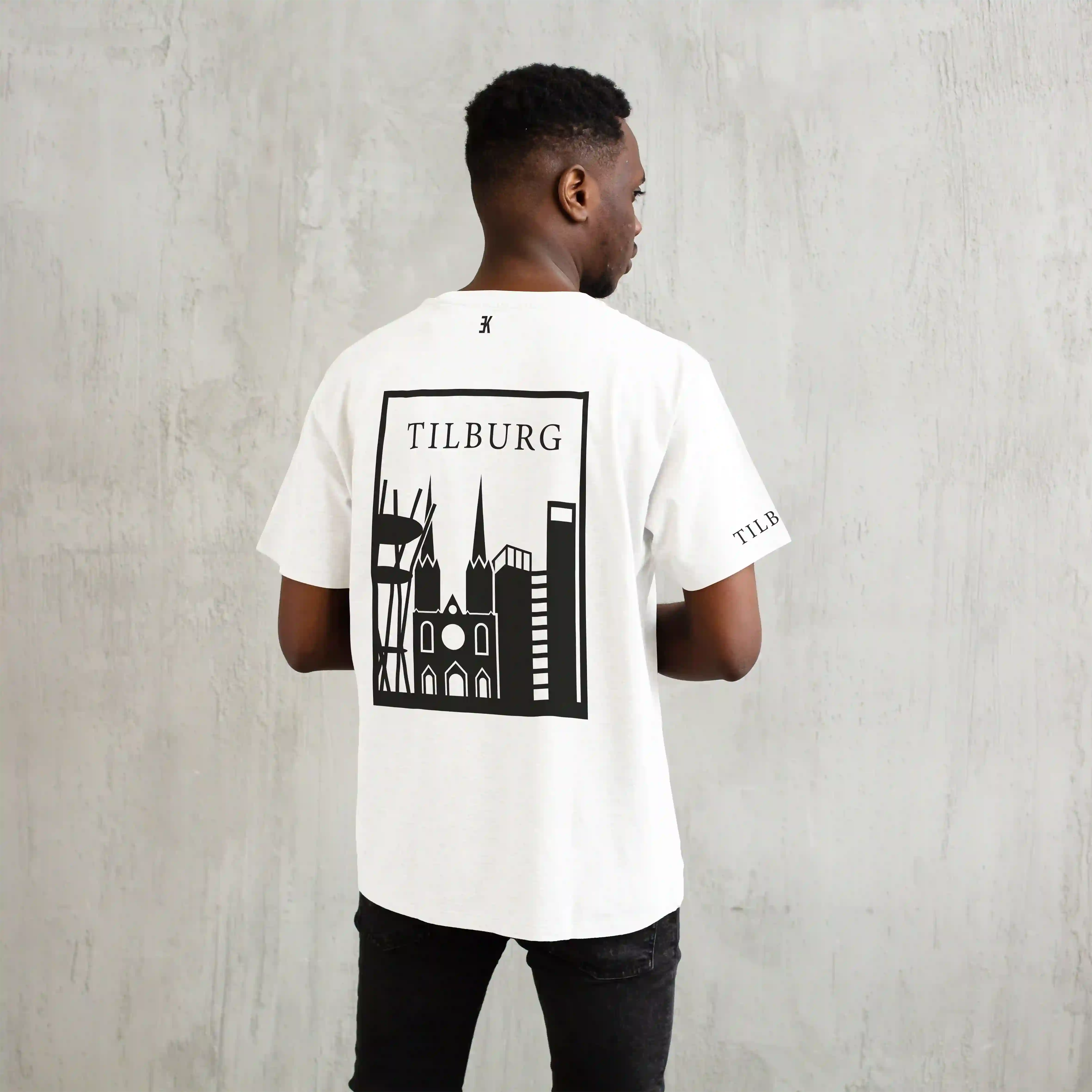 Tilburg Shirt - Tlbrg model shirt wit vlak zwart 2 - Tilburg Shirt O18447