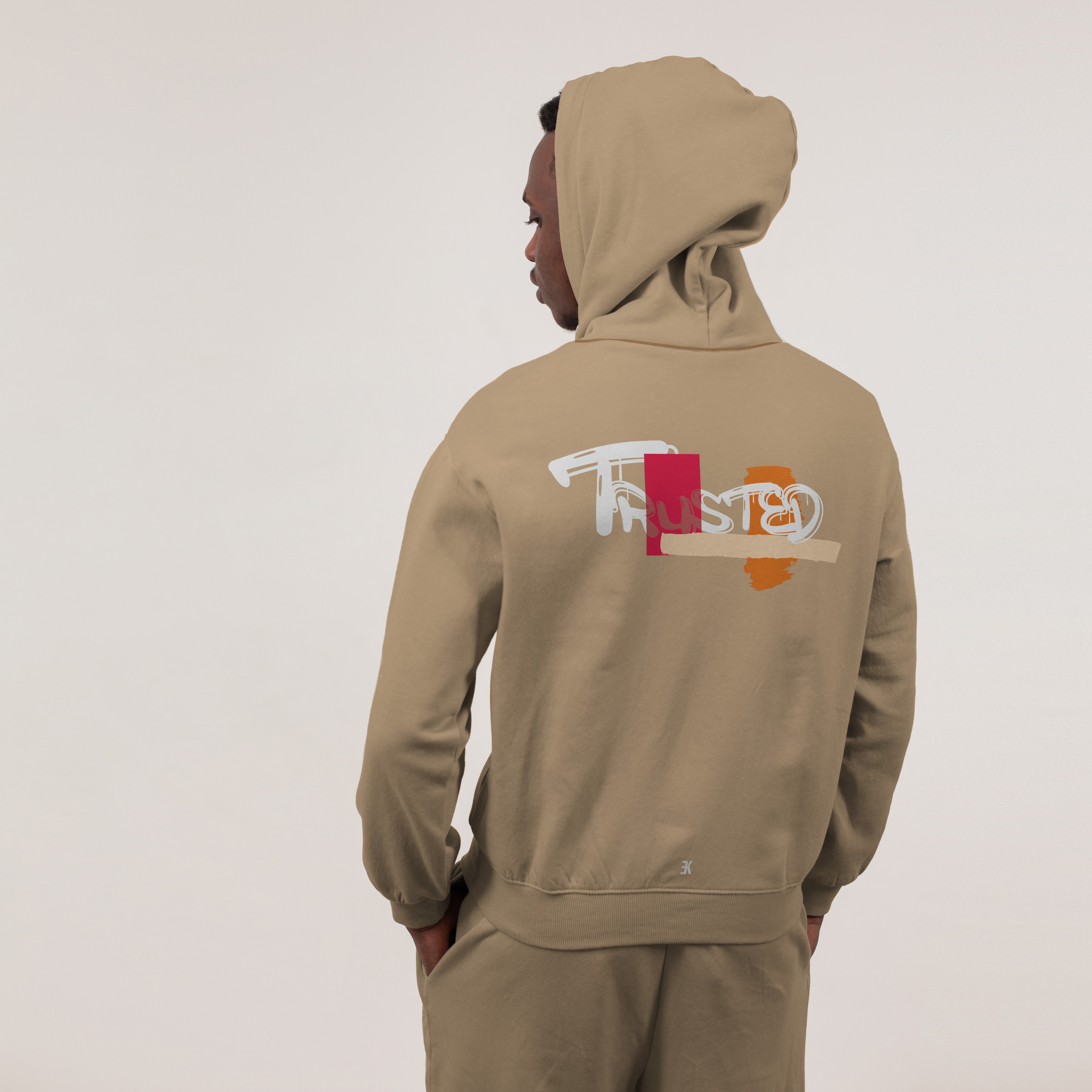 TRUSTED - Hoodie - Trsuetd model hoodie beige - TRUSTED - Hoodie