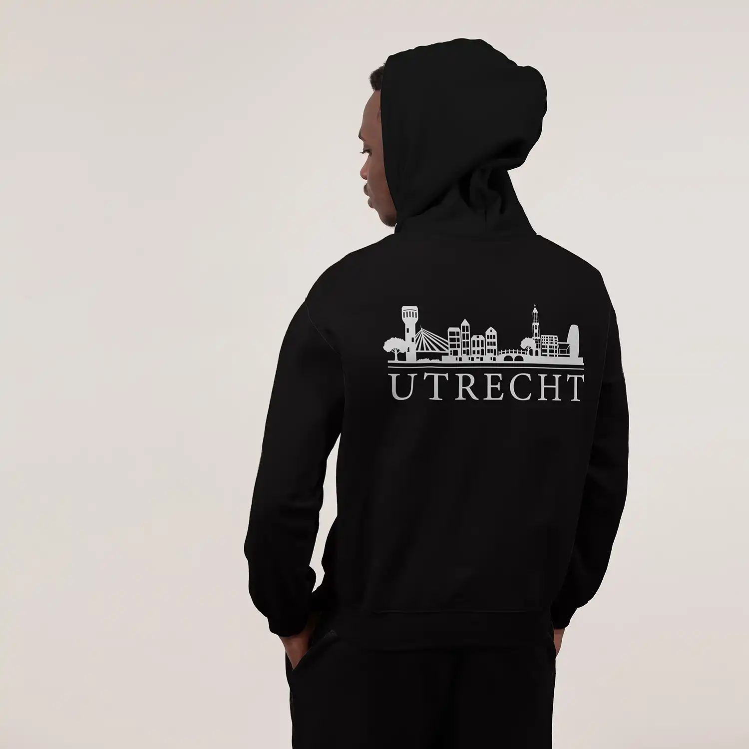 Skyline Utrecht Hoodie - Utrecht hoodie model skyline wit 1 - Skyline Utrecht Hoodie